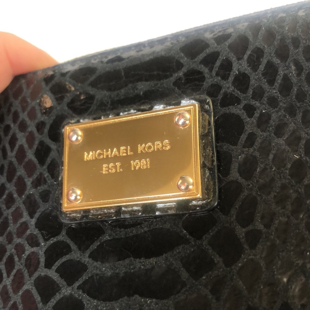 Michael Kors Embossed wallet - Picture 2 of 6
